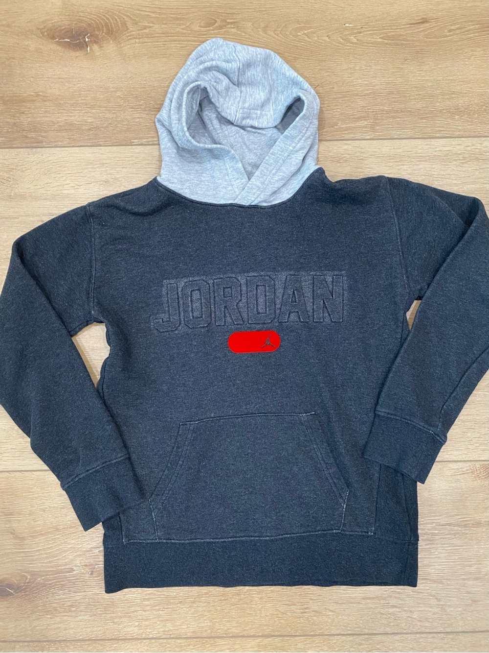 Jordan Jumpman Boy’s Hoodie L Grey Red Pullover Sweatshirt Basketball Athletic